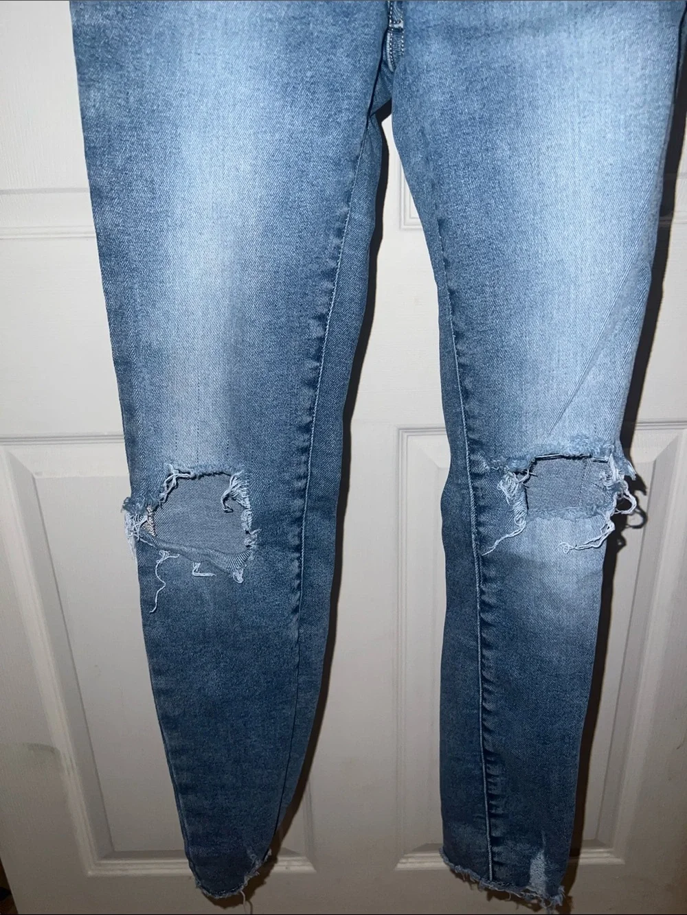 Old Navy Girl’s Medium Blue Distressed Skinny Jeans